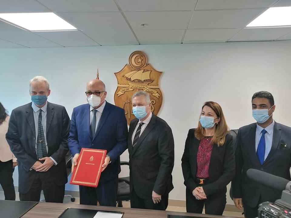 التوقيع على تمويل من البنك الدولي لفائدة حملة التلقيح ضد COVID-19