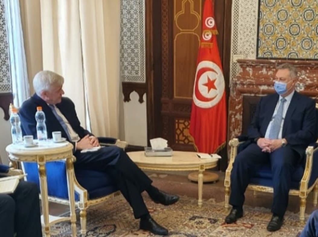 تونس/المملكة المتحدة