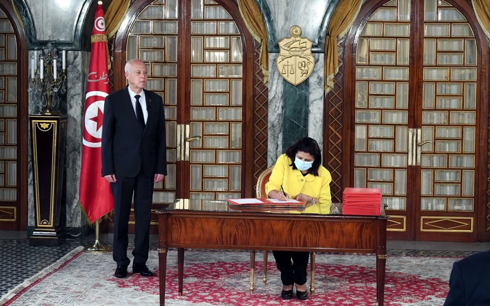 التوقيع على اتفاقية توزيع مساعدات اجتماعية لفائدة العائلات الفقيرة ومحدودة الدخل التي تضرّرت من تداعيات جائحة كوفيد-19