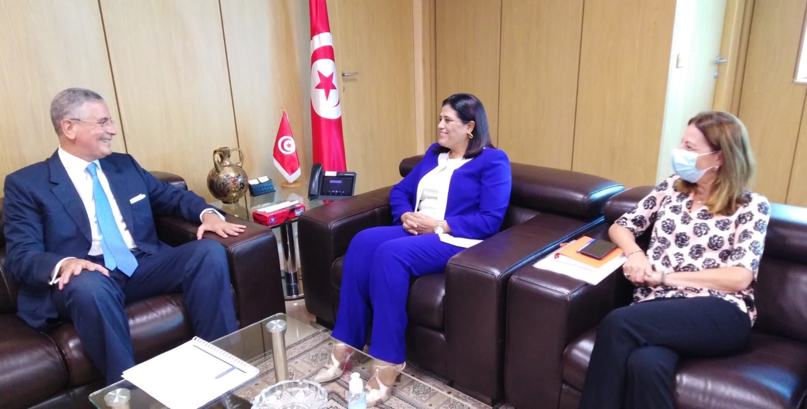 في لقاءه بالسيدة سهام نمصية، نائب رئيس البنك الدولي يجدد التزام مؤسسته بمواصلة دعم تونس