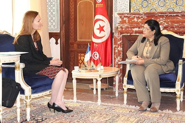لقاء وزيرة الماليّة بسفيرة فرنسا بتونس