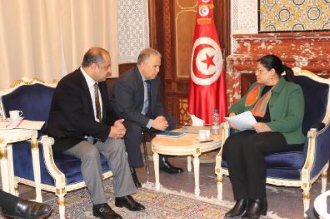وزيرة المالية تلتقي بوفد عن البنك الدولي