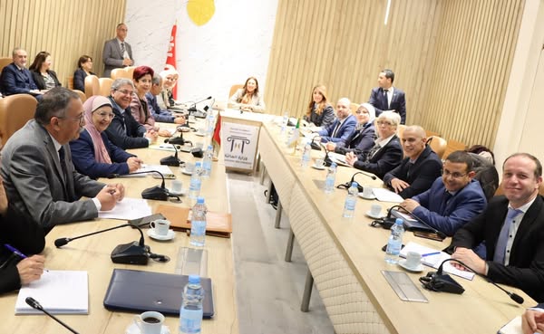 وزيرة المالية تشرف على إجتماع مع وفد جزائري حول إصلاح الماليّة العمومية