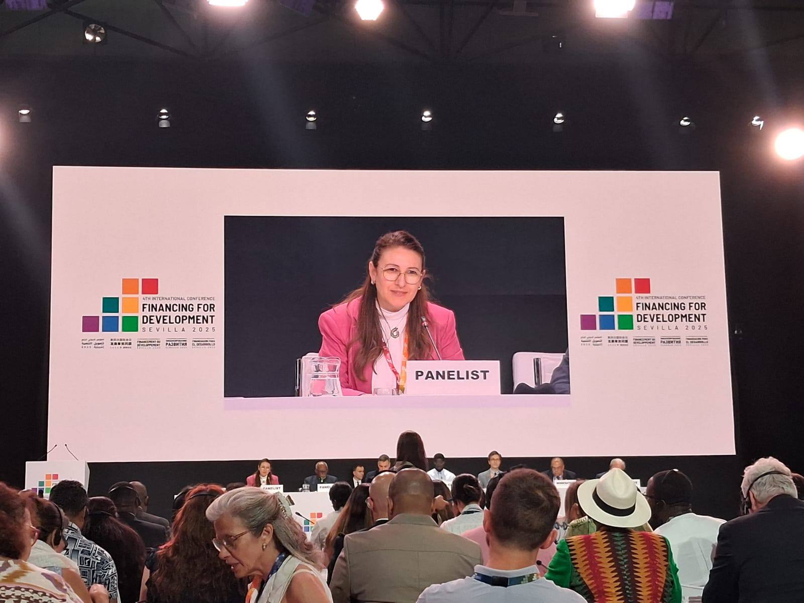 في إطار أعمال المؤتمر الدّولي الرابع لتمويل التنمية المنعقد بإسبانيا، وزيرة الماليّة تشارك في أشغال مائدة مستديرة حول: "تحقيق هيكل ديون سياديّة موجّه نحو التنمية"