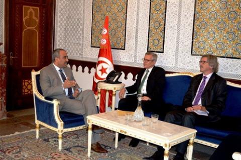  لقاء وزير المالية بسفيرألمانيا بتونس  