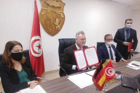  السيد علي الكعلي ووزيرة الشوؤن الأوروبية لمقاطعة بافاريا يوقعان على برنامج العمل للفترة 2019-2022 