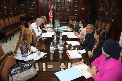 جلسة عمل مشتركةبين وزير الاقتصاد و المالية ودعم الاستثمار  وزيرة المرأة والأسرة وكبار السن
