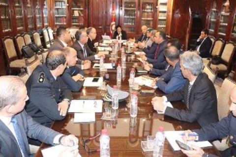 وزيرة المالية تتابع سير نشاط الإدارة العامة للديوانة
