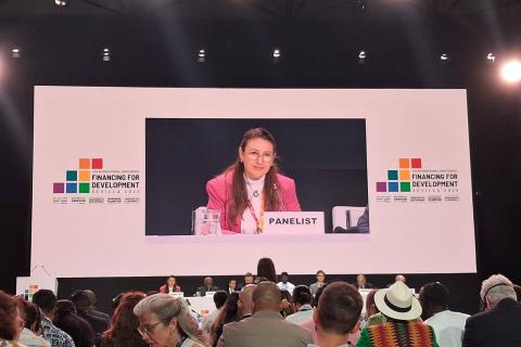 في إطار أعمال المؤتمر الدّولي الرابع لتمويل التنمية المنعقد بإسبانيا، وزيرة الماليّة تشارك في أشغال مائدة مستديرة حول: "تحقيق هيكل ديون سياديّة موجّه نحو التنمية"